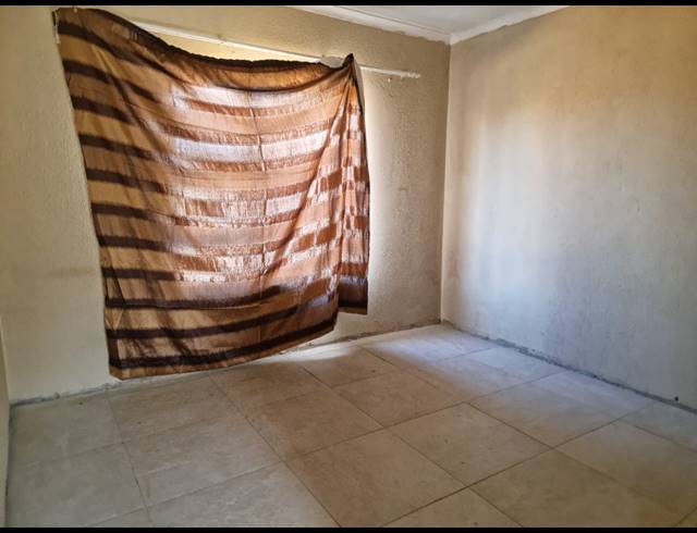 4 BEDROOM HOUSE FOR SALE IN SEBOKENG ZONE 10